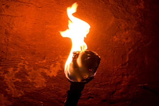 fire torch = คบเพลิง